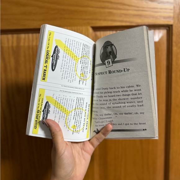 The New Adventures of Mary-Kate & Ashley Book Lot (4 Books) - Picture 8 of 10